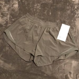 Lululemon hotty hot 4”